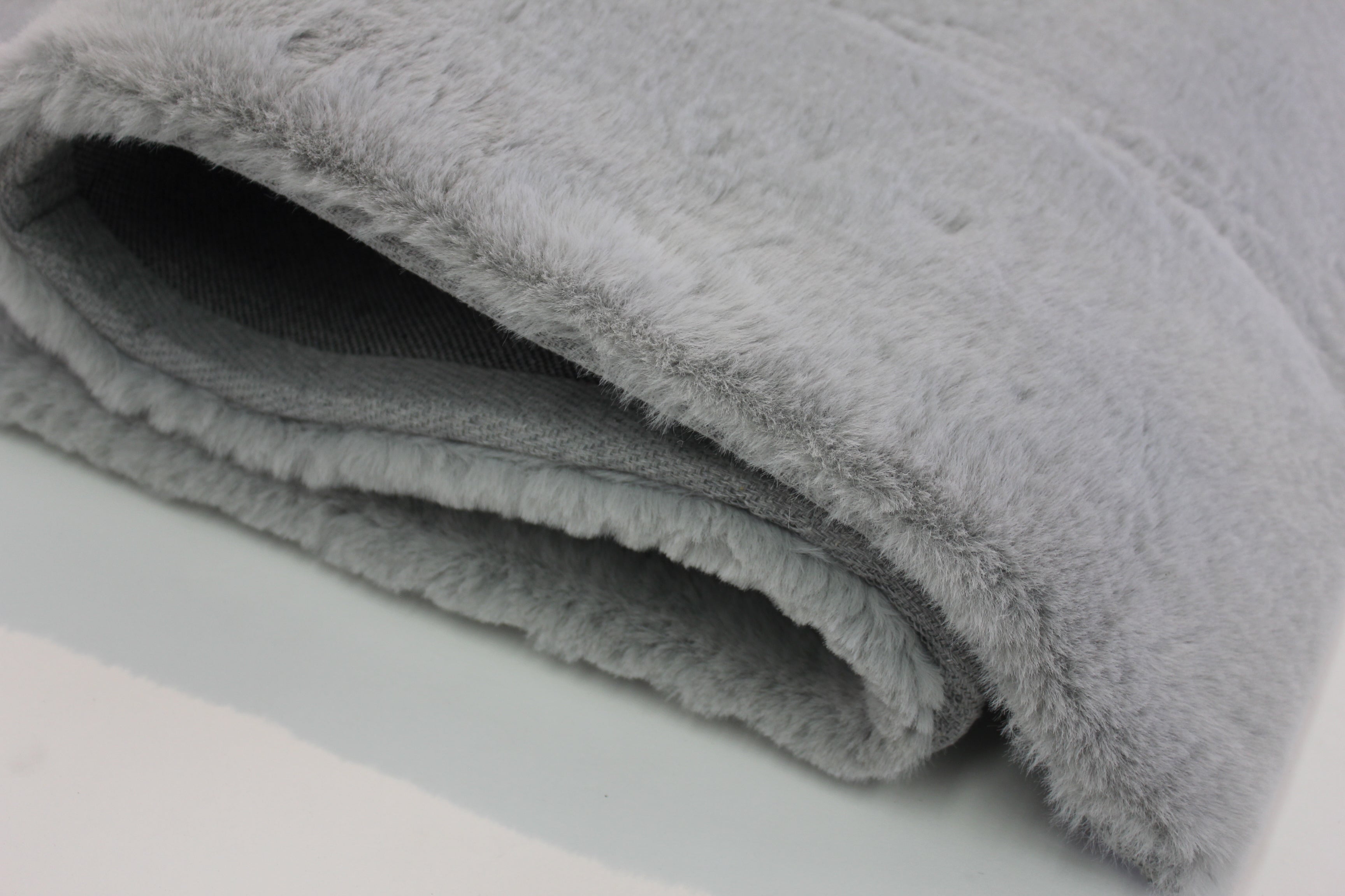 Machine-Made Faux Fur Rug