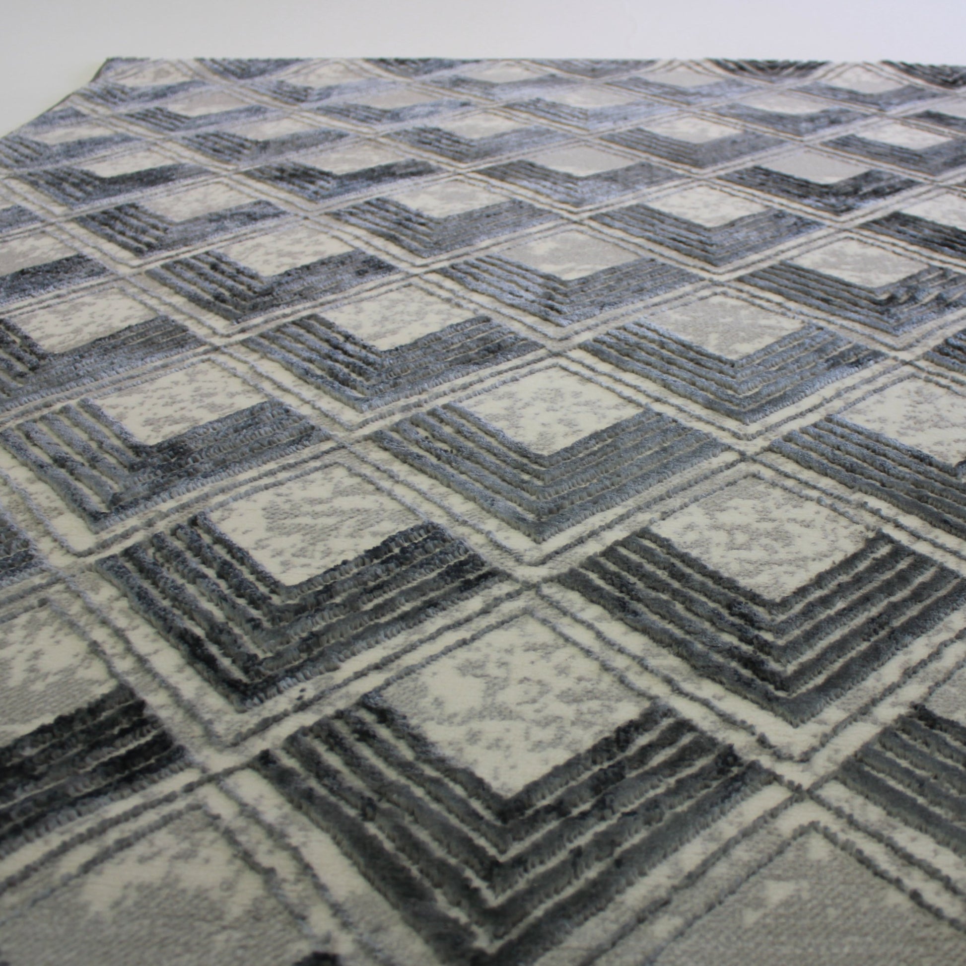 Silver Soft Silky Geometric Square Abstract Contemporary Gray and Black Area Rug/ Carpet 