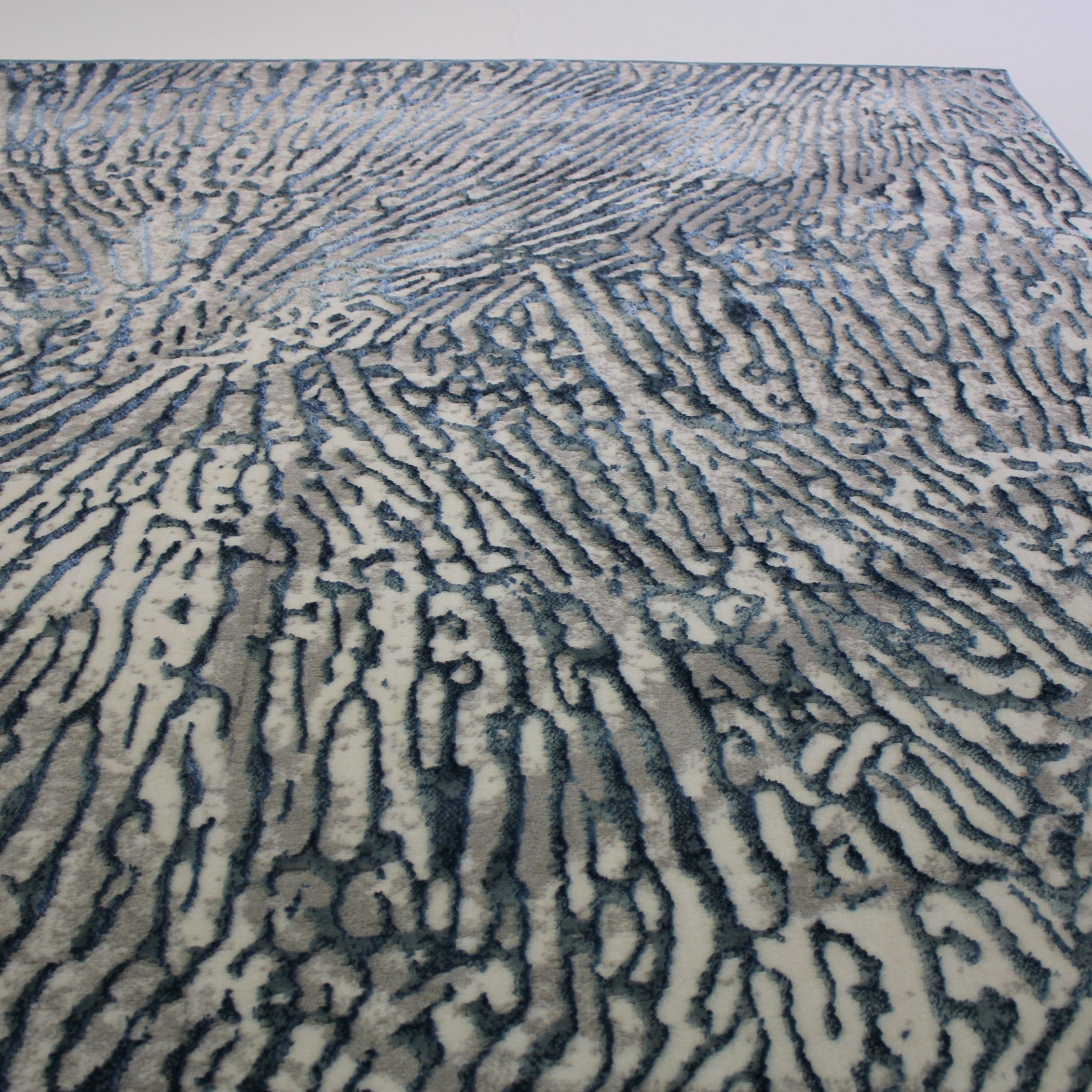 Soft Shiny Cozy Comfort Abstract Navy Blue Ivory Design Area Rug/ Carpet