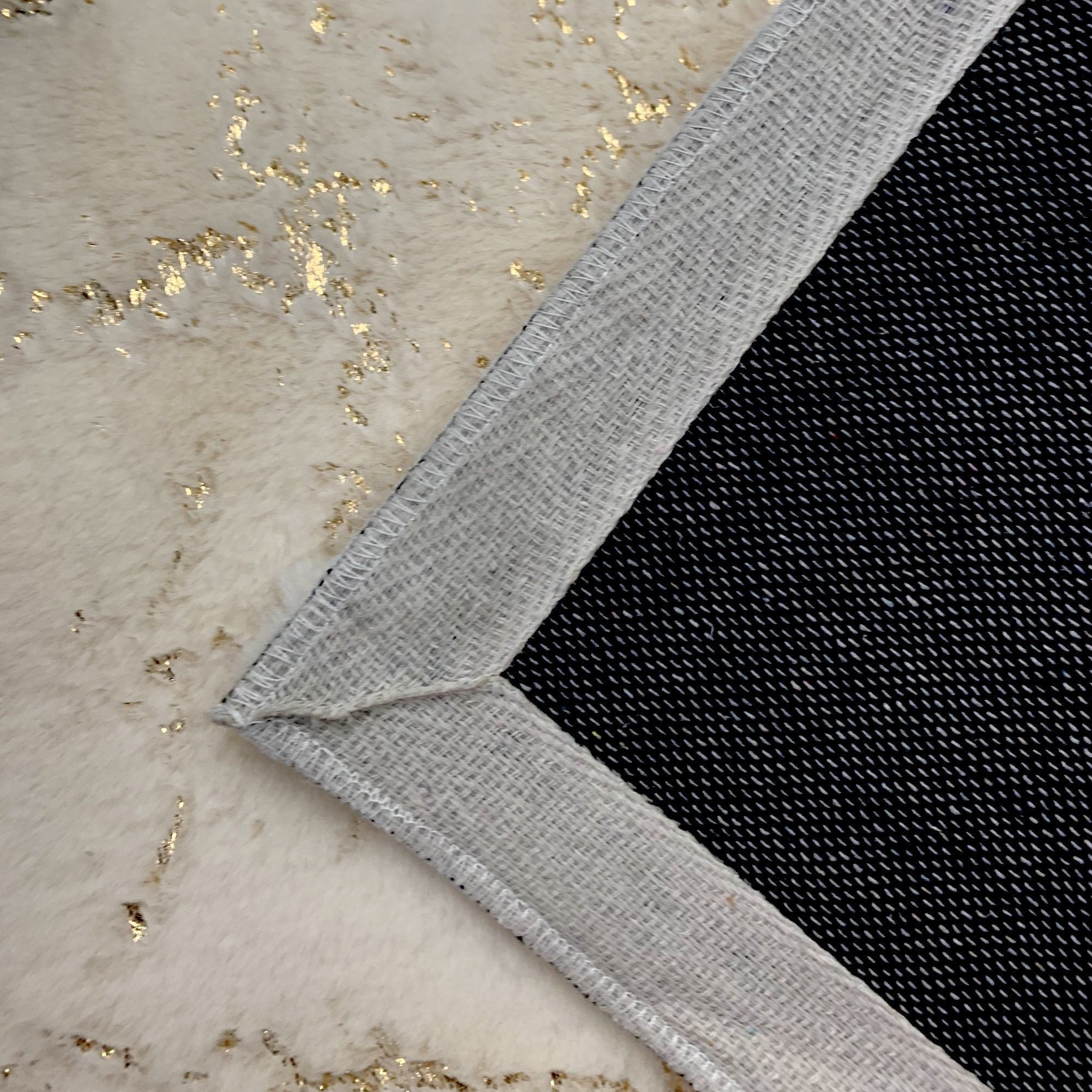 Golden White Shimmery Soft Cozy Fuzzy Faux Fur Area Rug/Carpet