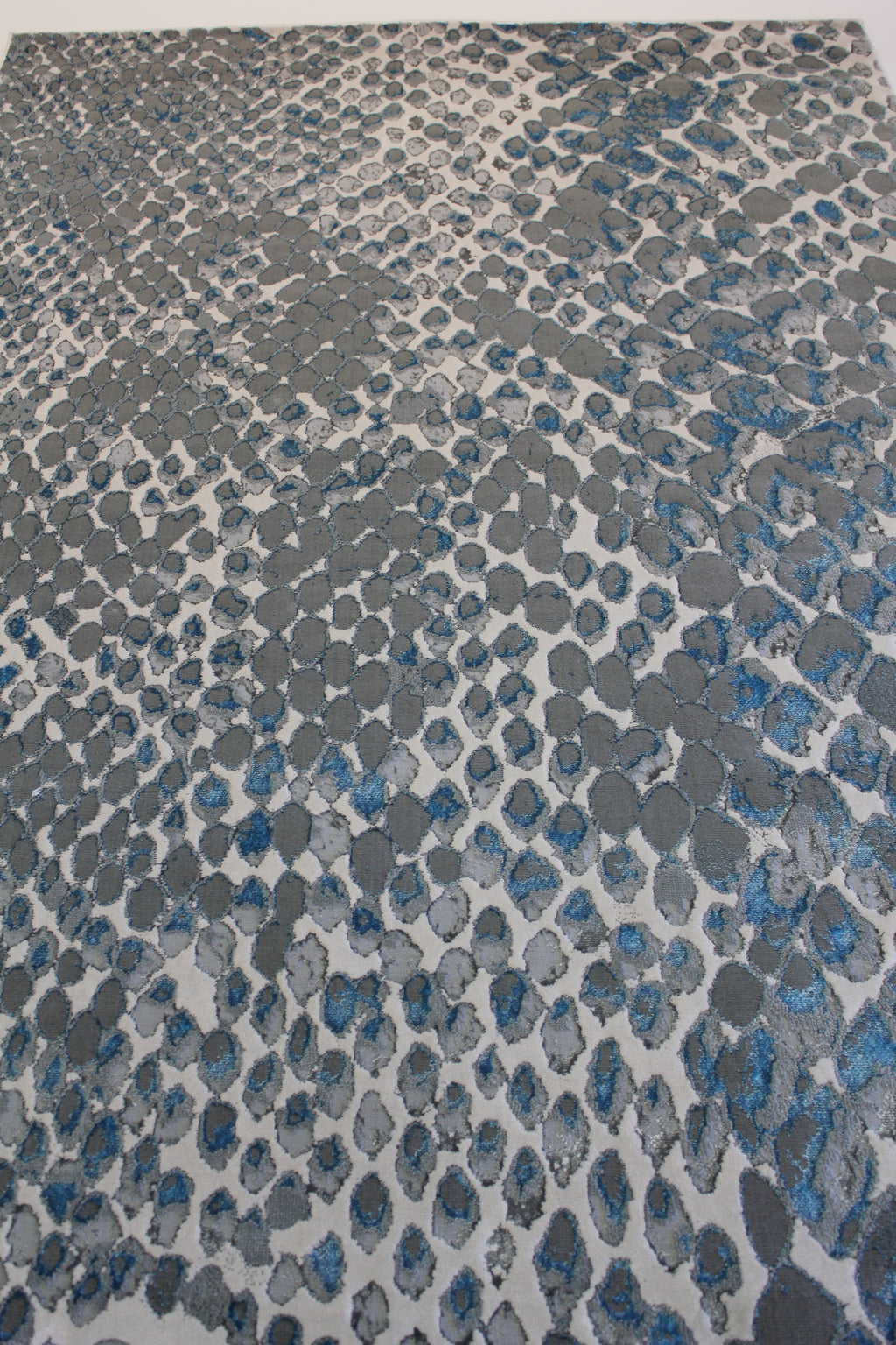 Silver Shimmery Changing Color Gray Aqua Blue Soft Cozy Area Rug/Carpet