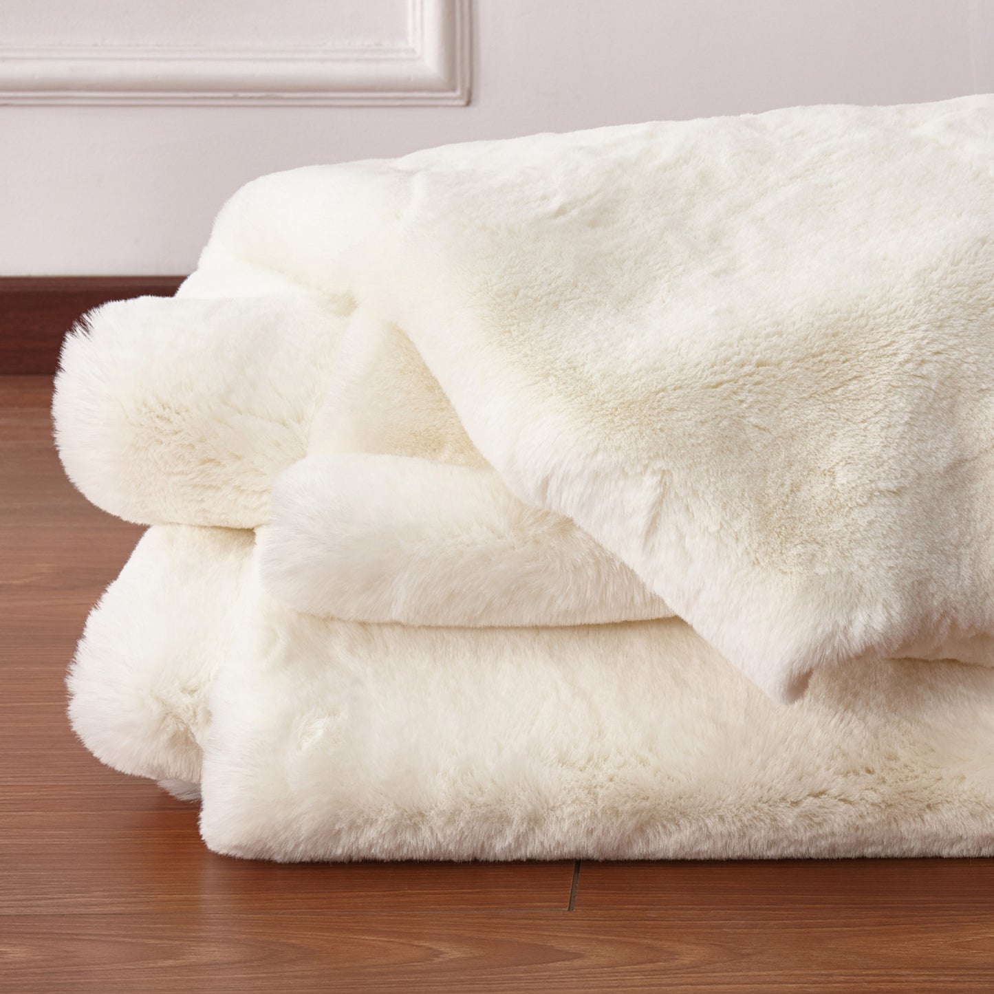 Soft Cozy Fuzzy Faux Fur Area Rug/Carpet