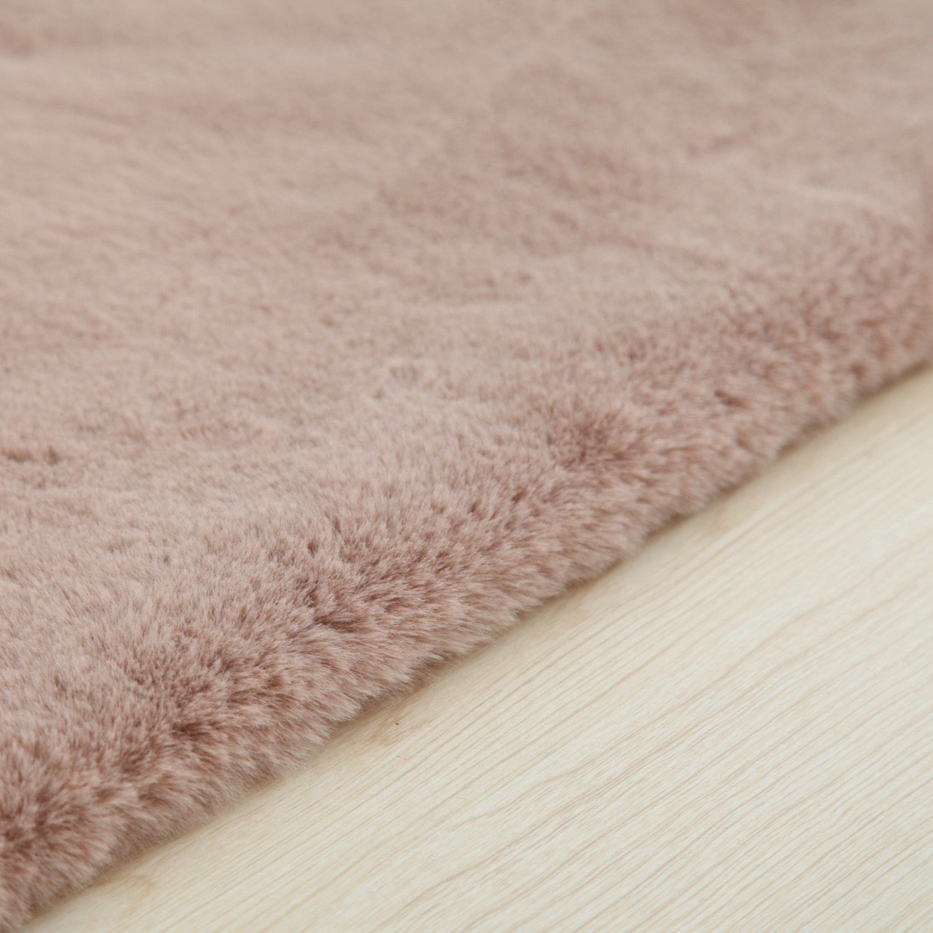 Soft Cozy Fuzzy Faux Fur Area Rug/Carpet