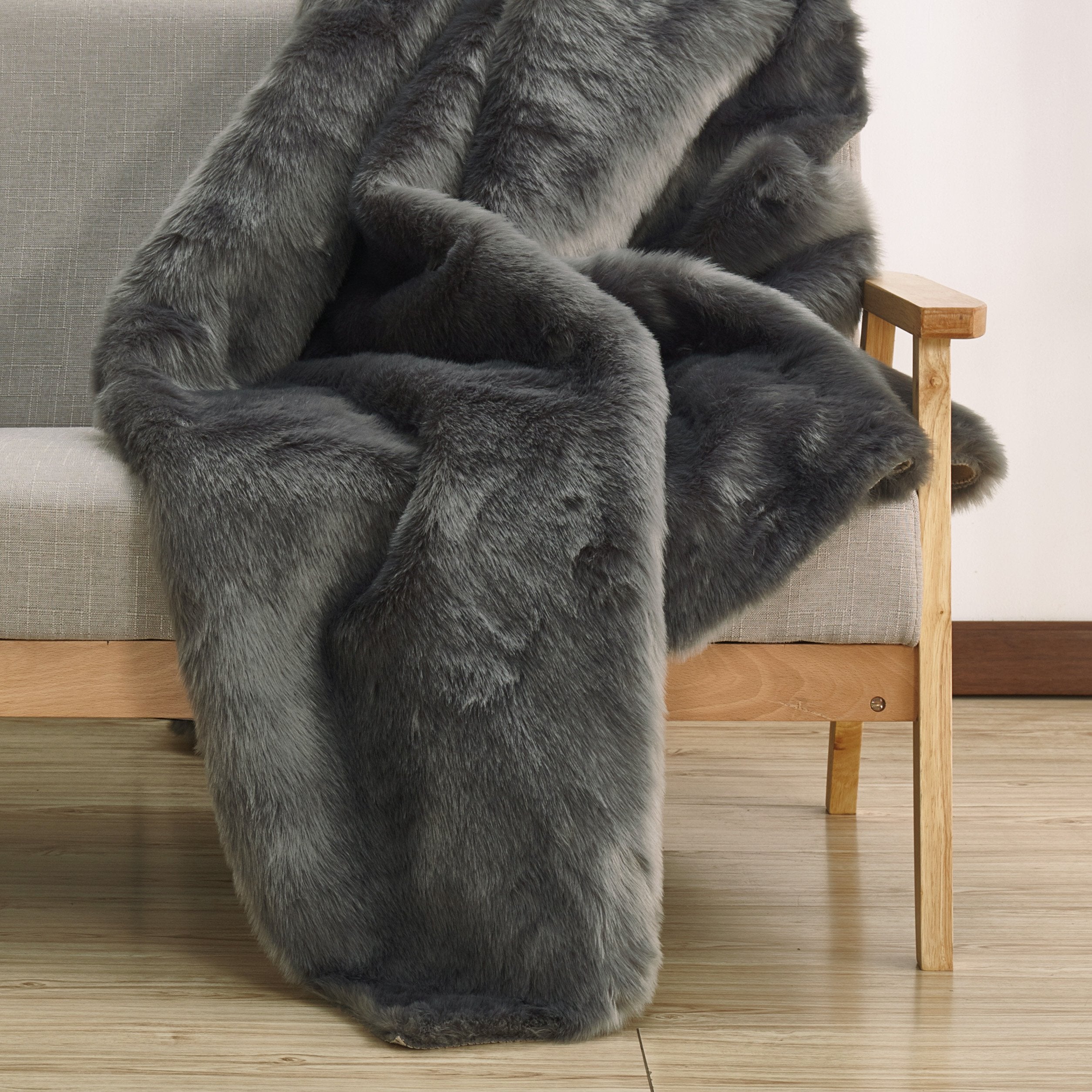 Luxury Soft Faux Fur Sheepskin Area Rug by Rug Factory Plus