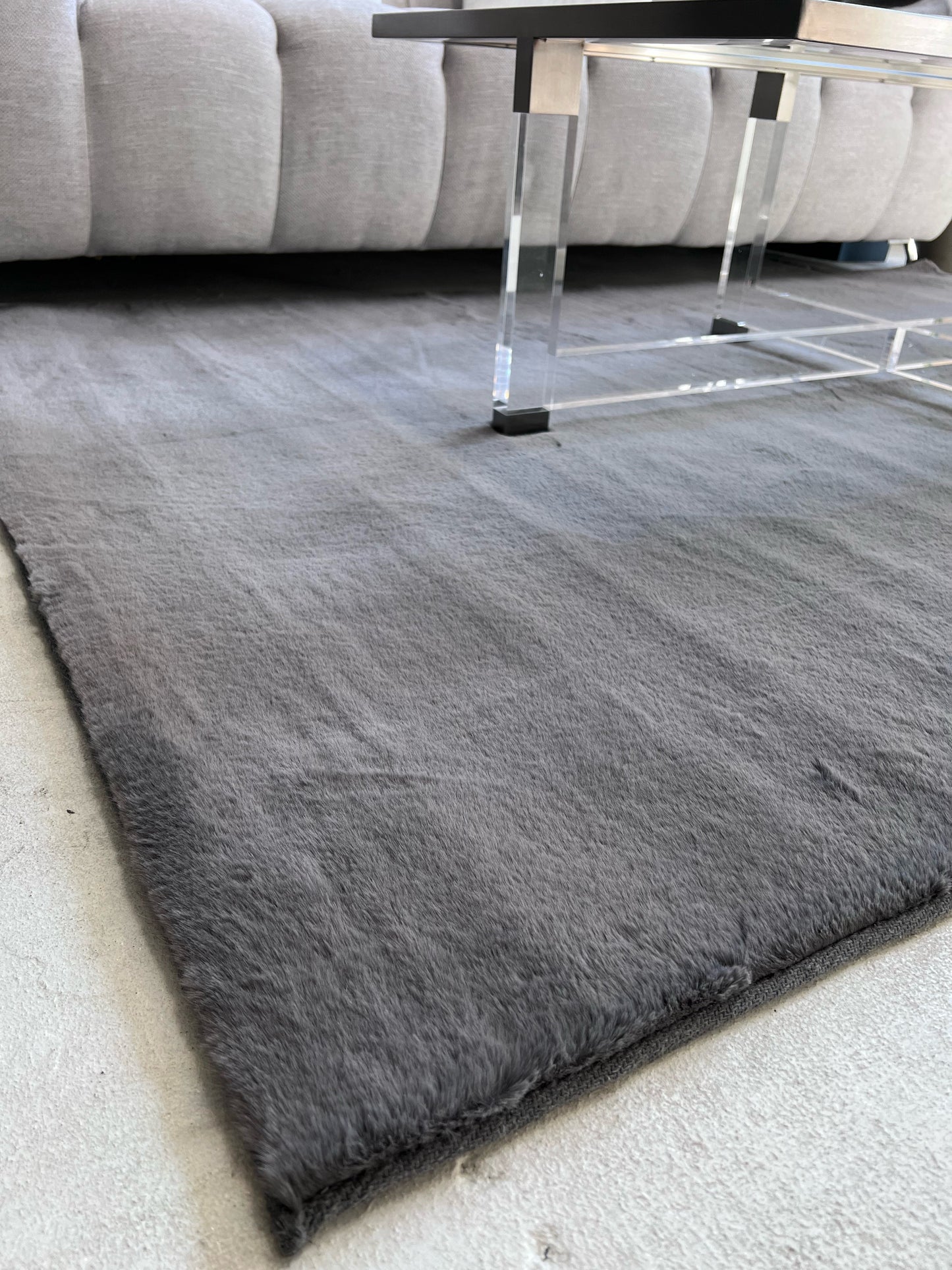 Machine-Made Faux Fur Rug