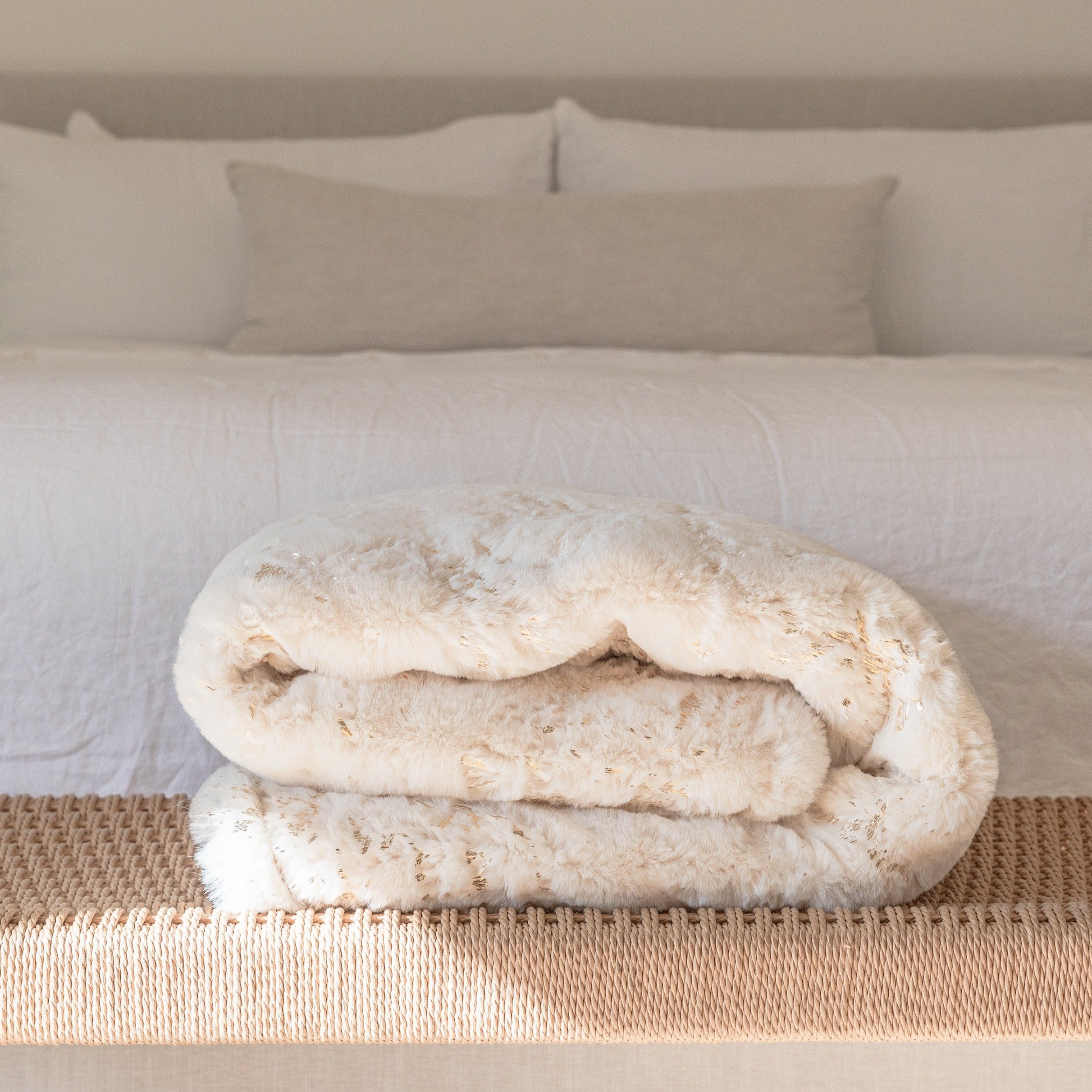 Soft fuzzy throw online blankets