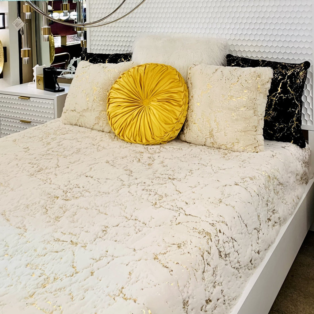 Golden Faux Fur Shine Cozy Shimmery Soft Fuzzy Blanket/ Coverlet/Quilt Cal King/Eastern King