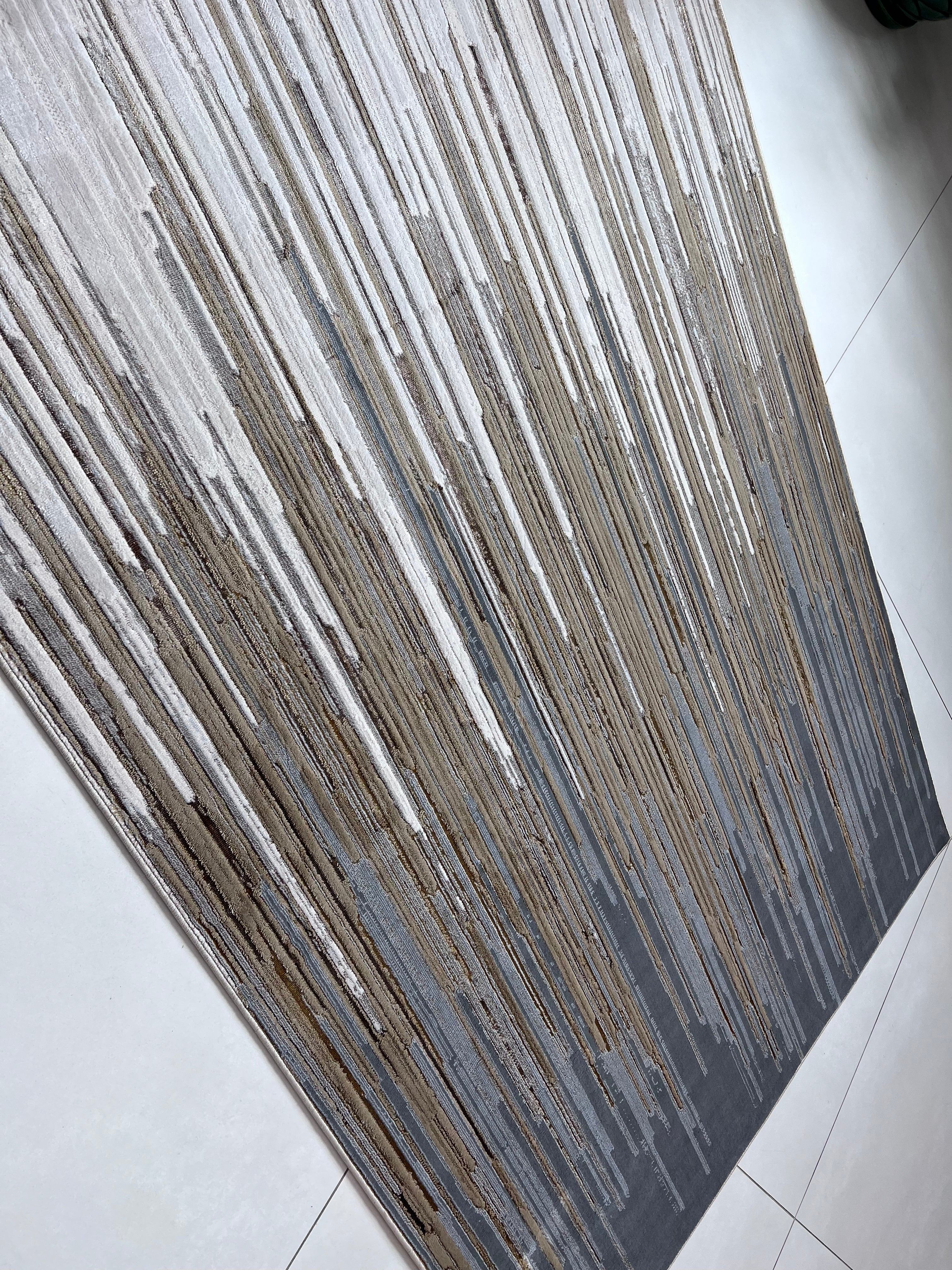Polyester Silver with Gold Viscose Blend Geometric Design Rug/Carpet - Style# Maximus 241 - Color-Changing Flat Weave Rug