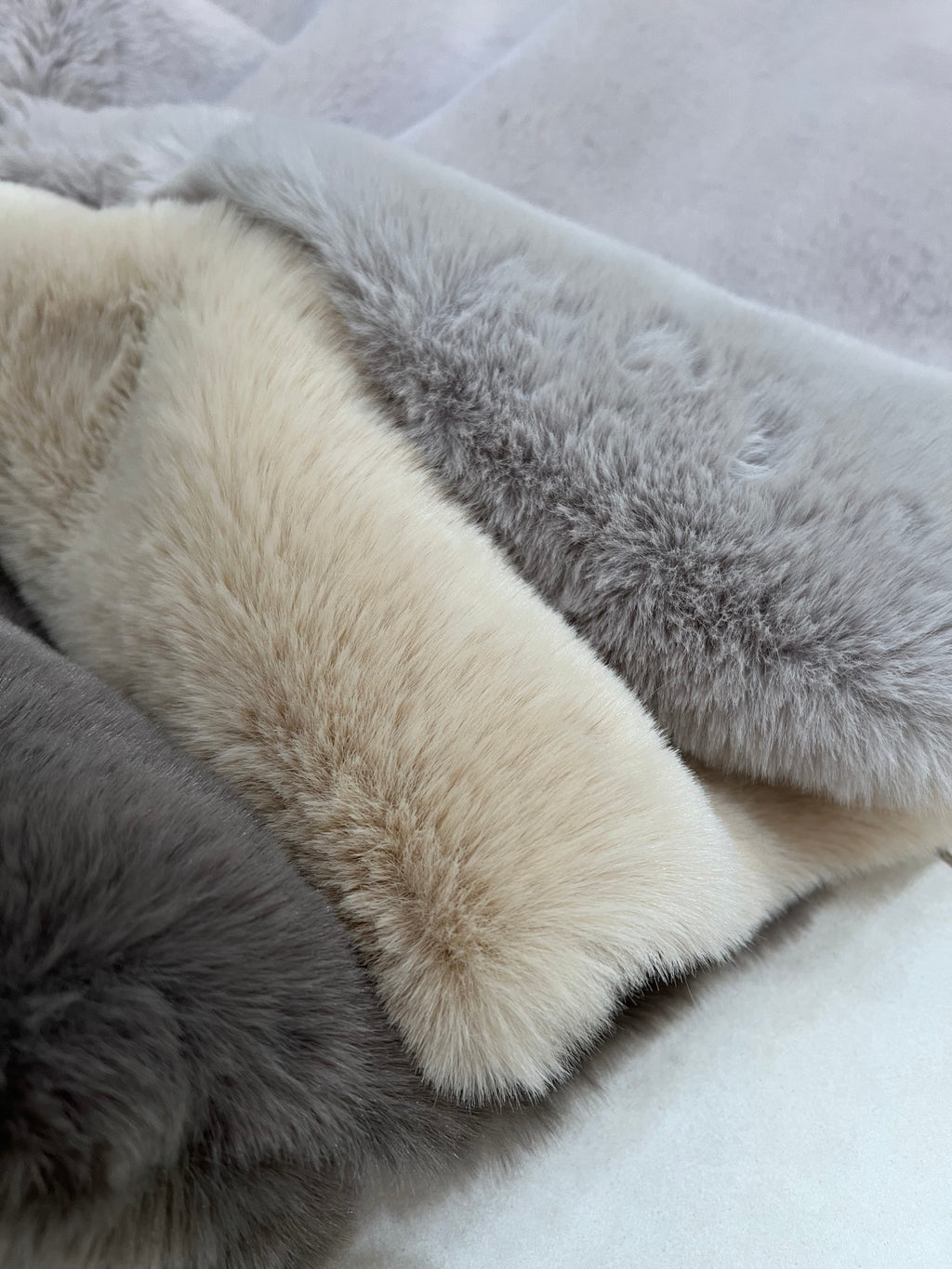 Bella Rug Collection: Soft and Luxurious Modern Polyester Rug