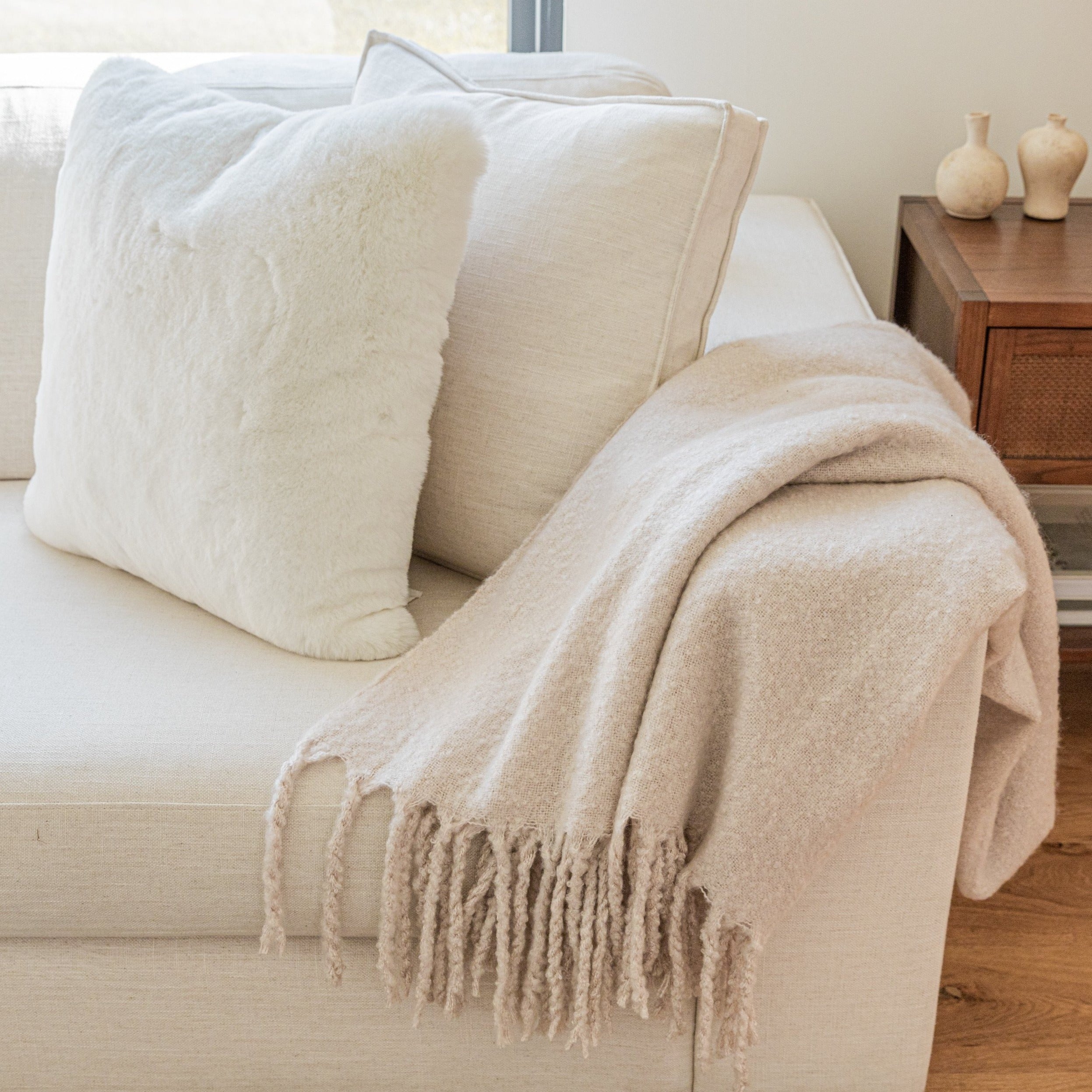 Fuzzy white throw discount pillows