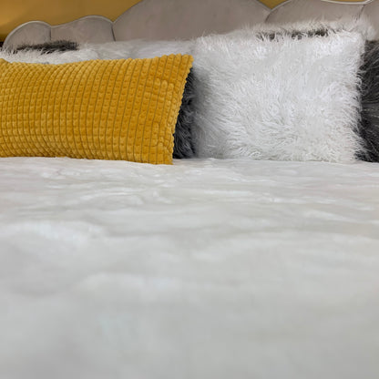 Soft Cozy Faux Fur Blanket/Coverlet/ Quilt/Bedcover/Throw in Off White