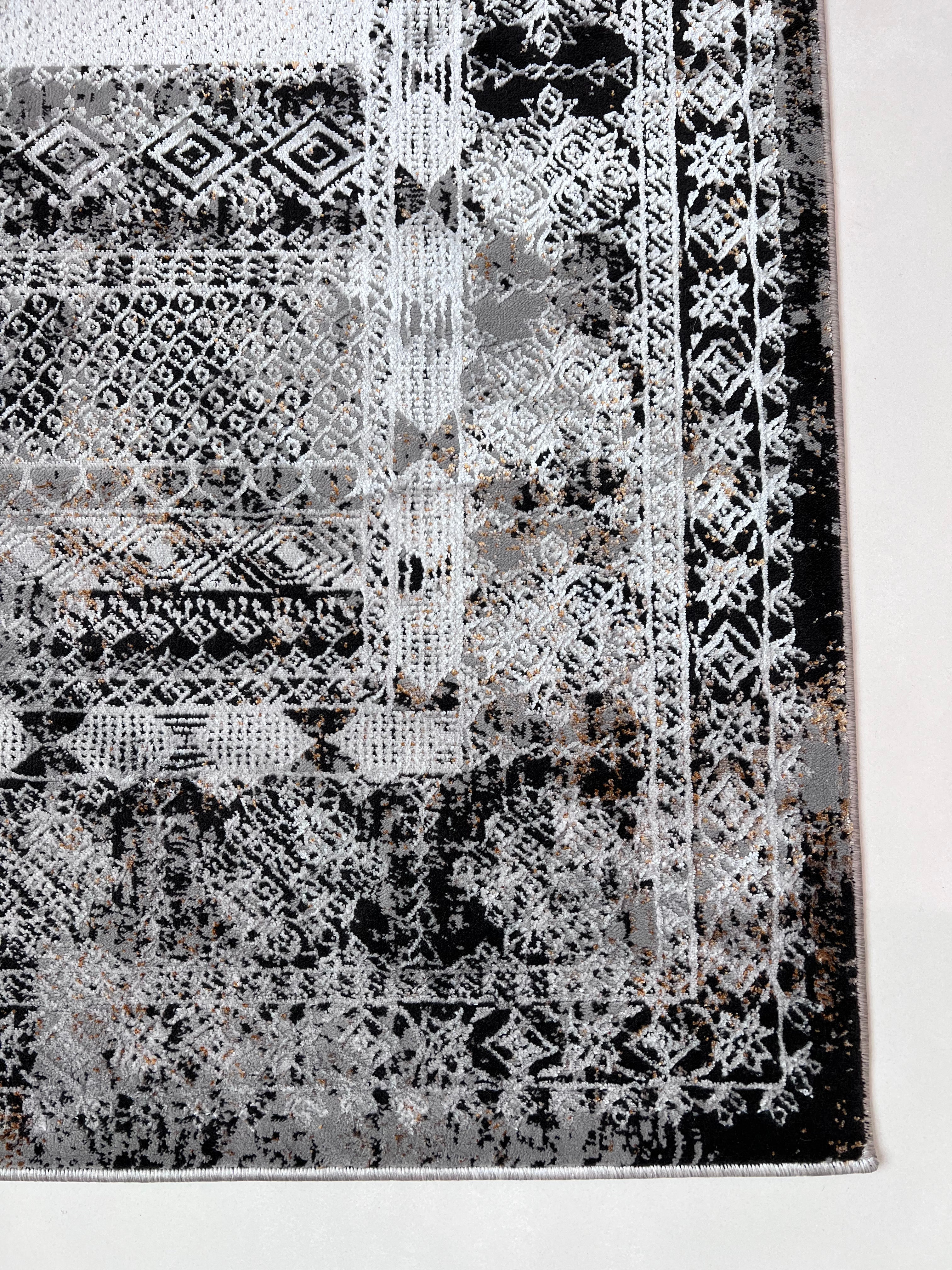 Chromatic Elegance: Foldable Flat Weave Area Rug with Shifting Hues