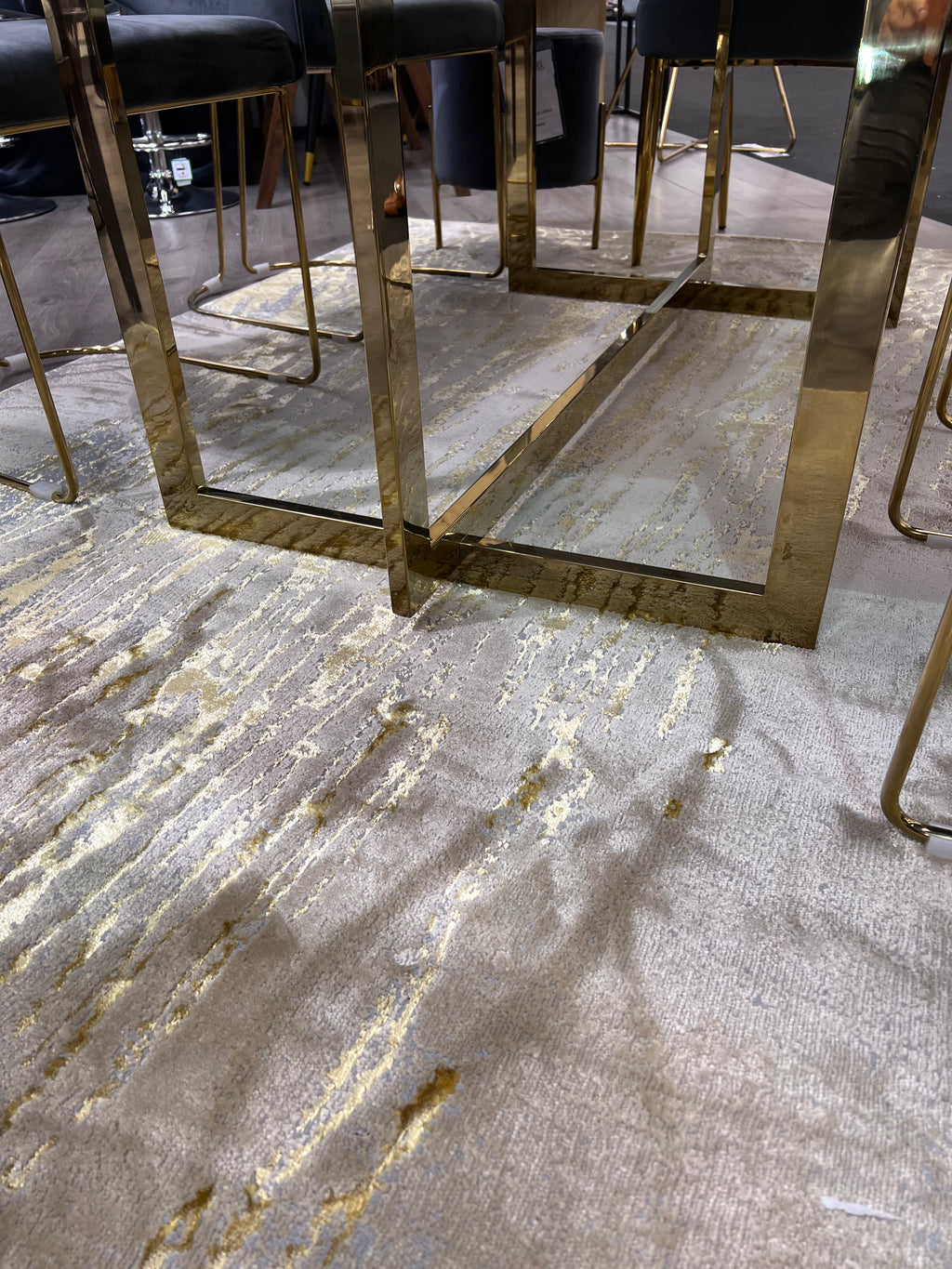 Polyester Gold Viscose Blend Rain Falling Design Rug/Carpet - Style# Maximus 230 - Color-Changing Flat Weave Rug