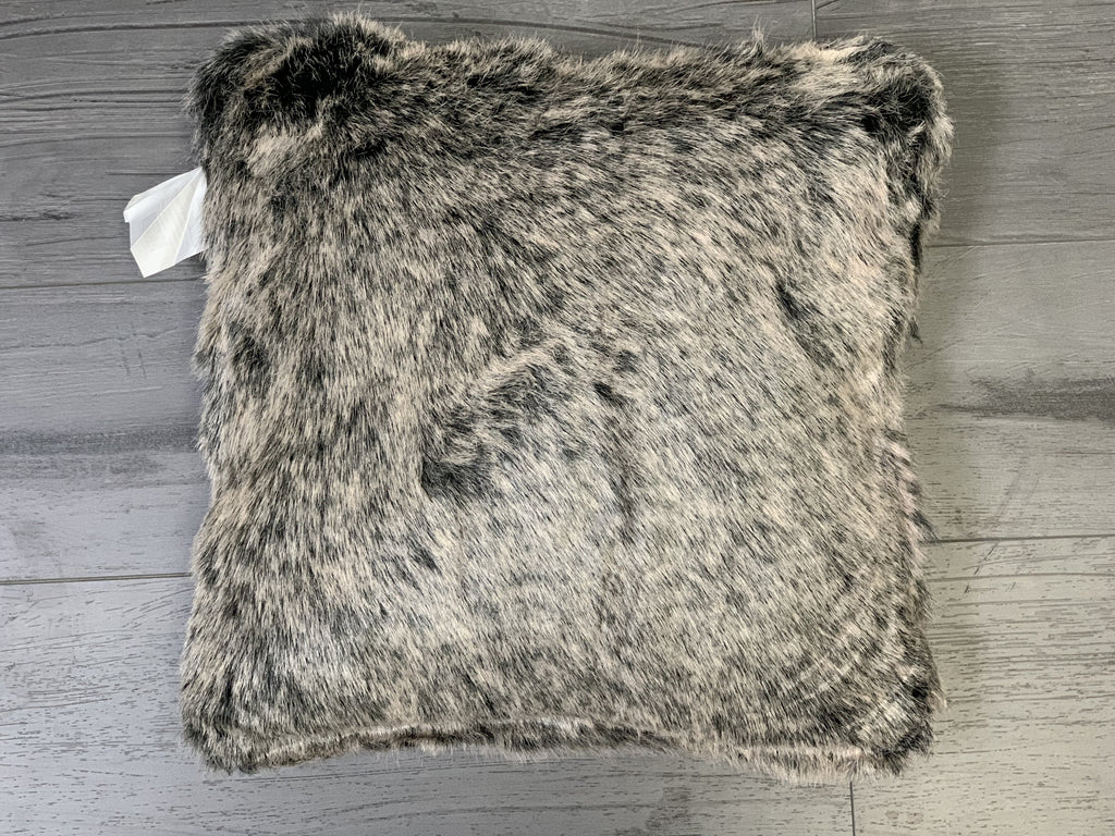 Renne Pillow Collection