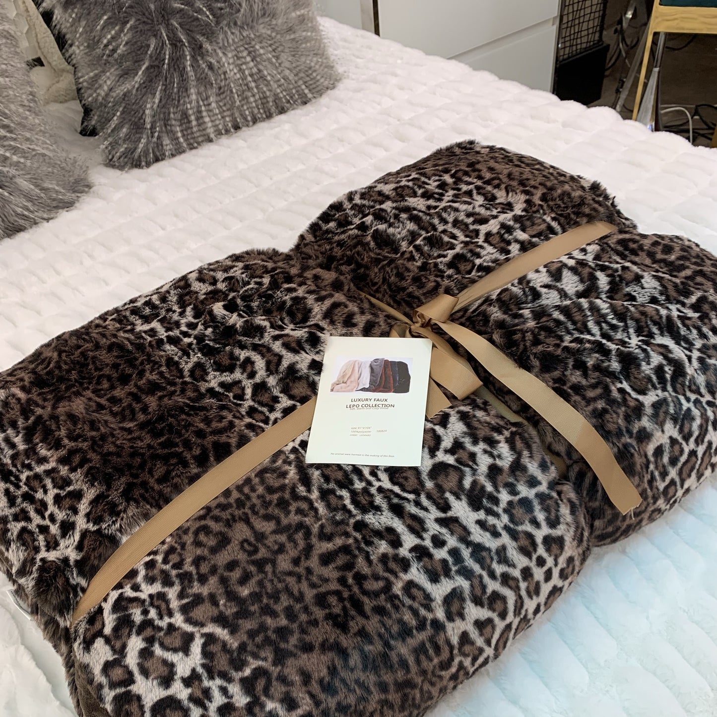 Leopard Cheetah Jaguar Animal Print Cozy Fuzzy Faux Fur King Size Blanket/Quilts/Coverlet/ Throw