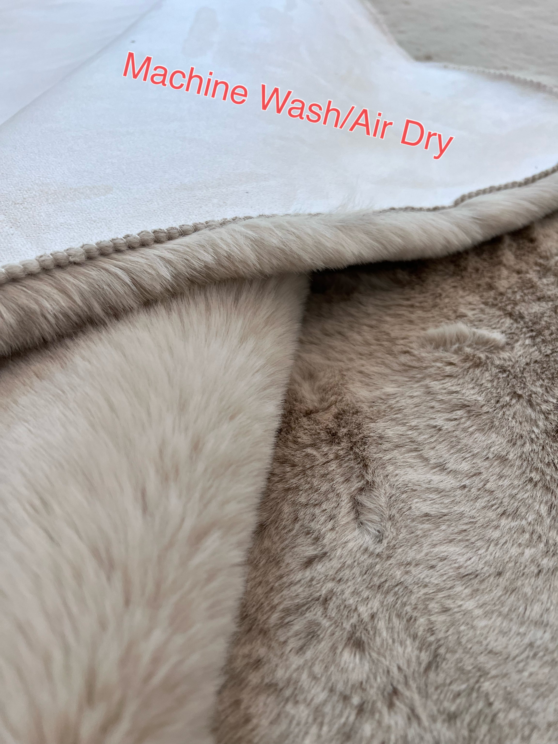 Bella Rug Collection: Soft and Luxurious Modern Polyester Rug