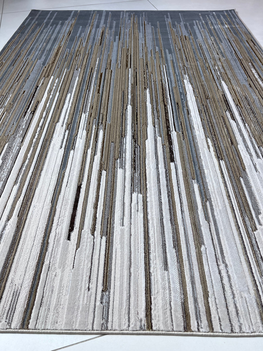 Polyester Silver with Gold Viscose Blend Geometric Design Rug/Carpet - Style# Maximus 241 - Color-Changing Flat Weave Rug