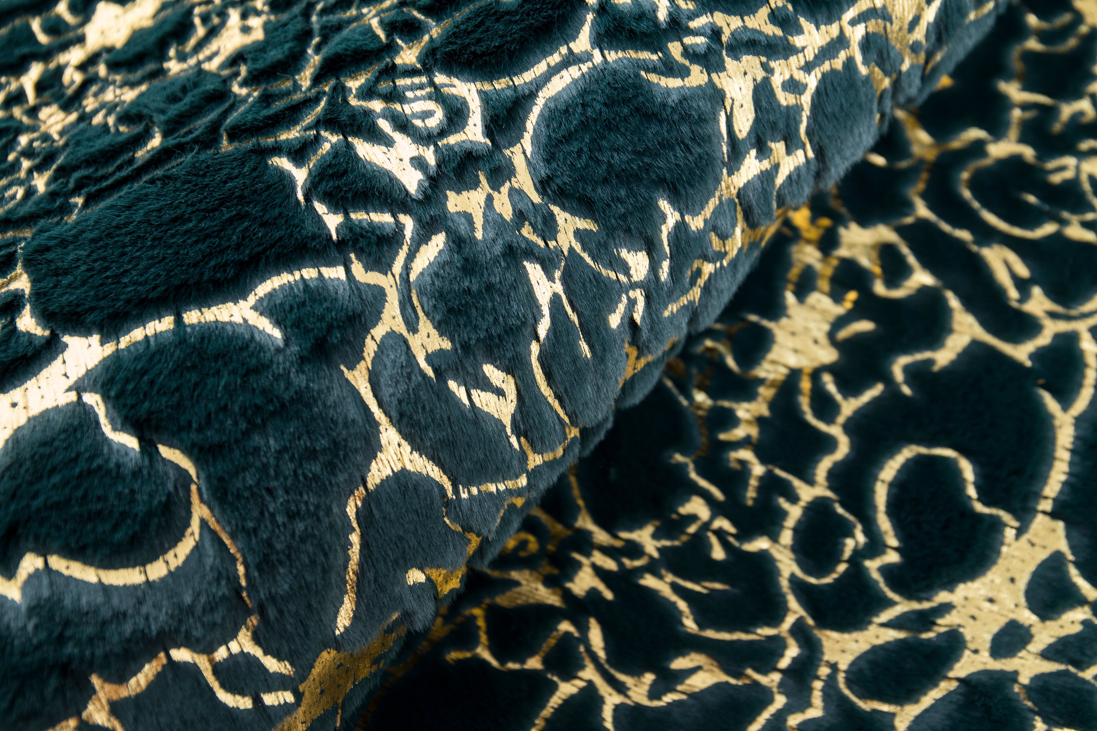 Golden Faux Fur Shine Cozy Shimmery Soft Fuzzy  Blanket/ Coverlet/ Quilt/ Throw/ Bedspread/ Bedcover