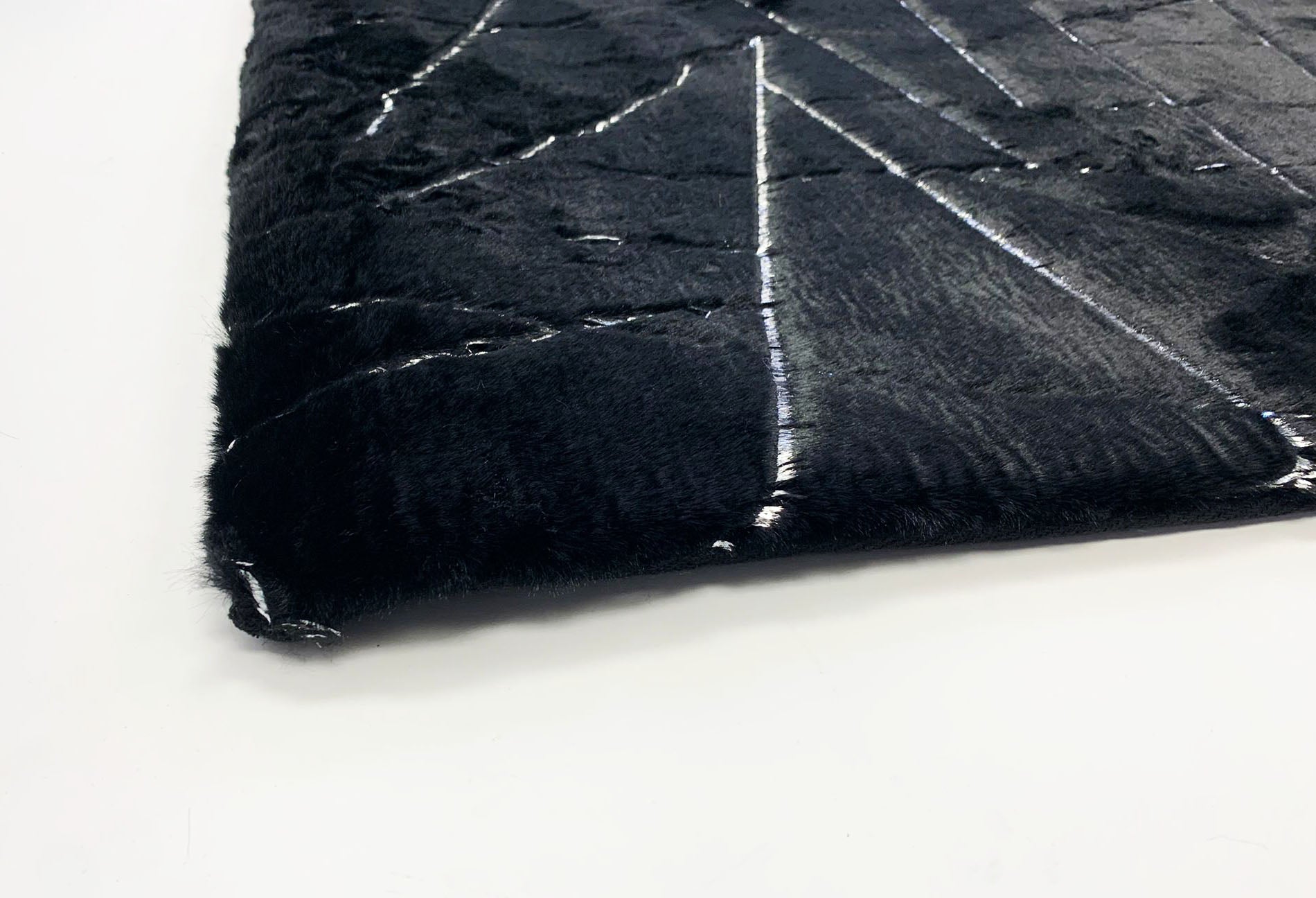 Black Line Design Faux Fur Metallic Silver Shimmery Rug / Carpet