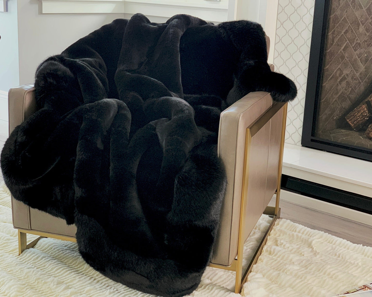 Luxurious Chinchilla Rabbit Faux Fur Throw Blanket