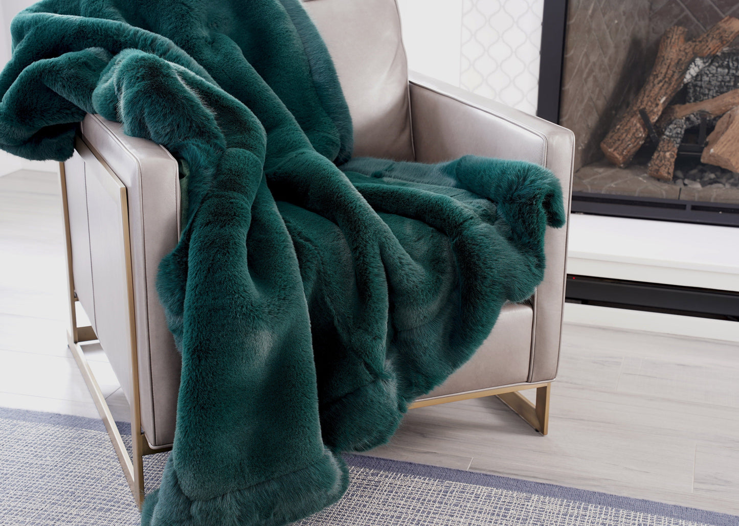 Luxurious Chinchilla Rabbit Faux Fur Throw Blanket