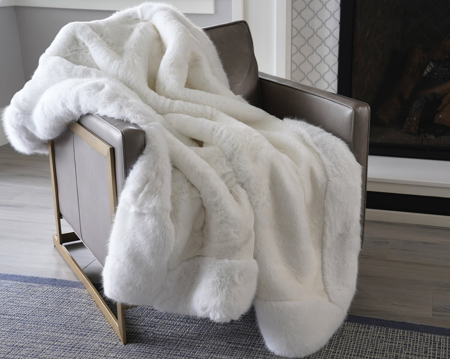 Luxurious Chinchilla Rabbit Faux Fur Throw Blanket