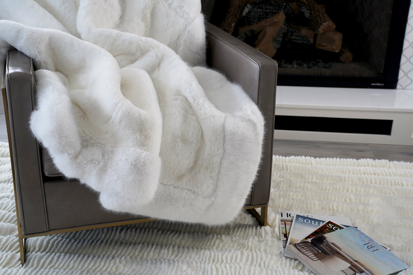 Luxurious Chinchilla Rabbit Faux Fur Throw Blanket