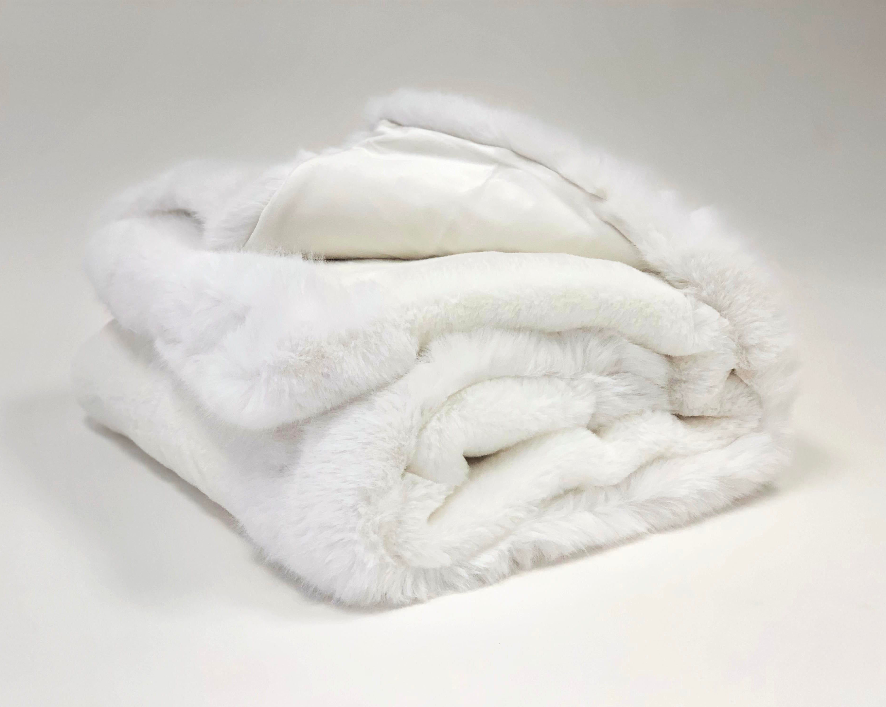 Luxurious Chinchilla Rabbit Faux Fur Throw Blanket Makymo