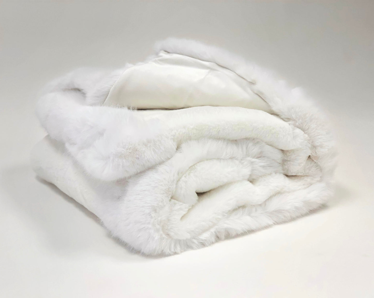 Luxurious Chinchilla Rabbit Faux Fur Throw Blanket