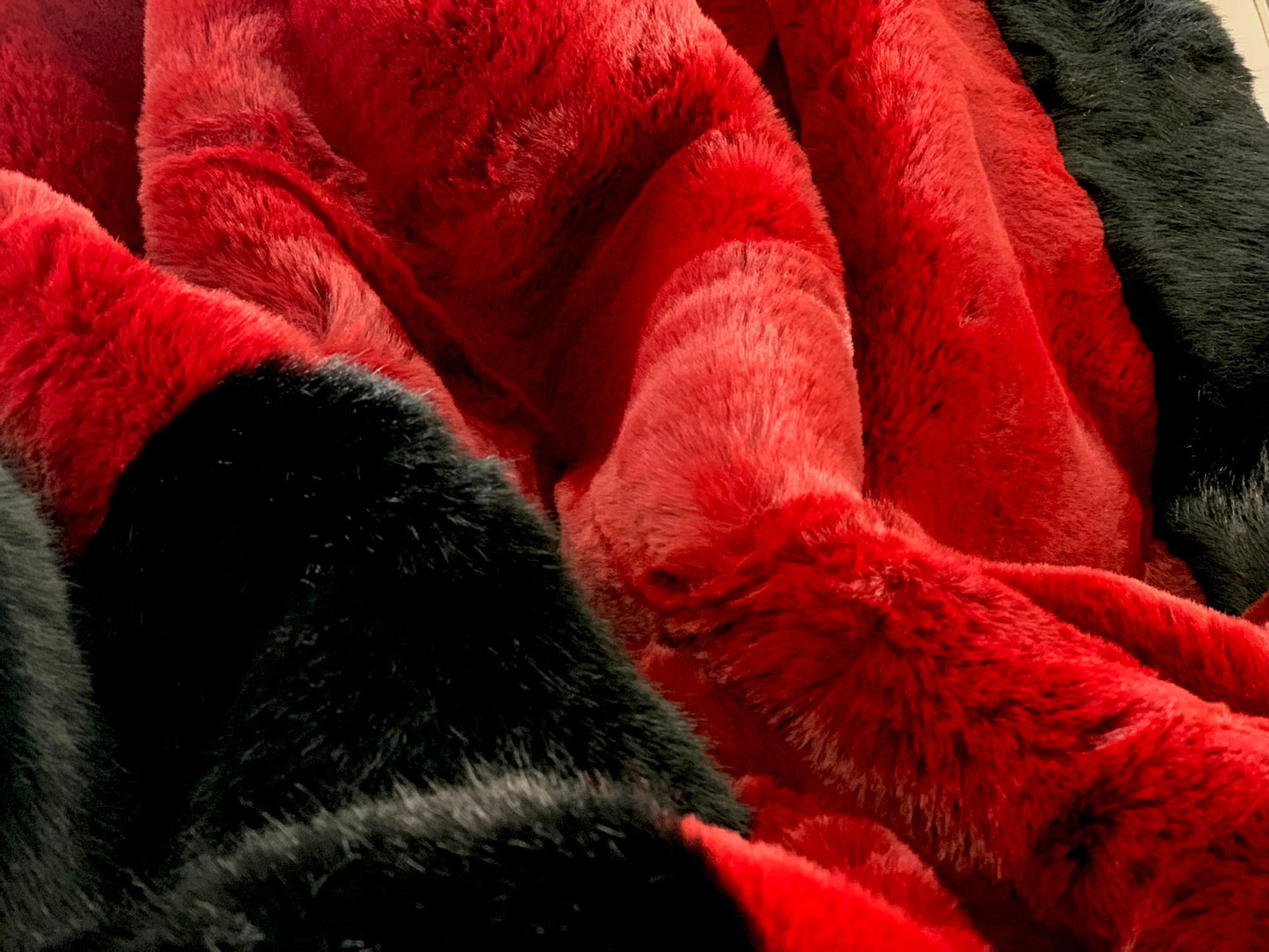 Luxurious Chinchilla Rabbit Faux Fur Throw Blanket