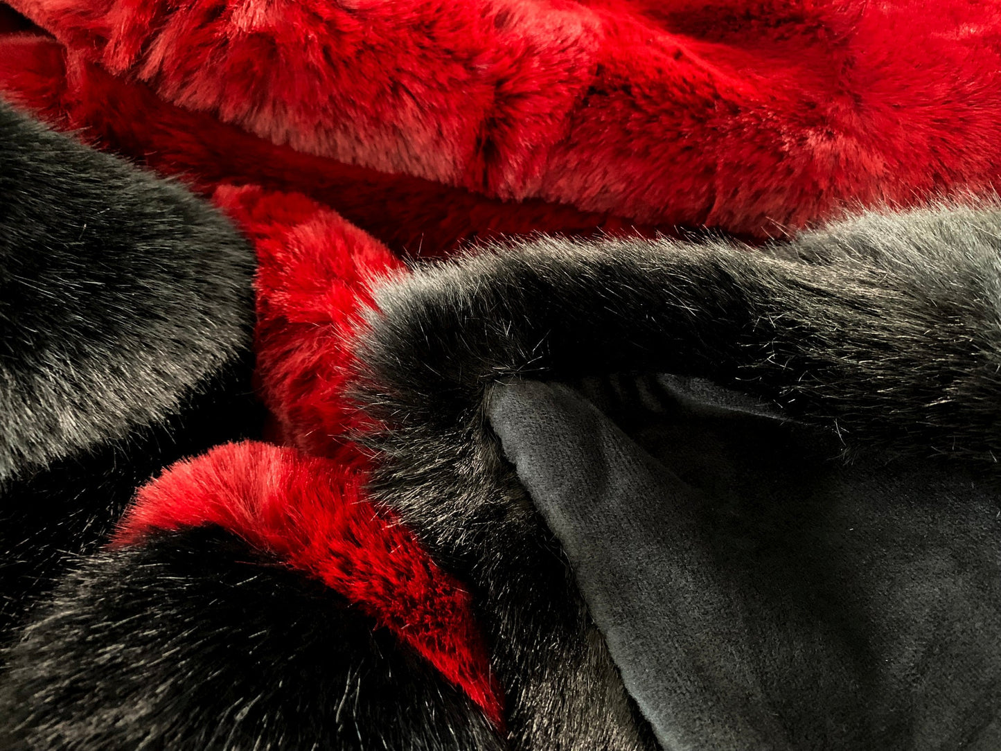Luxurious Chinchilla Rabbit Faux Fur Throw Blanket